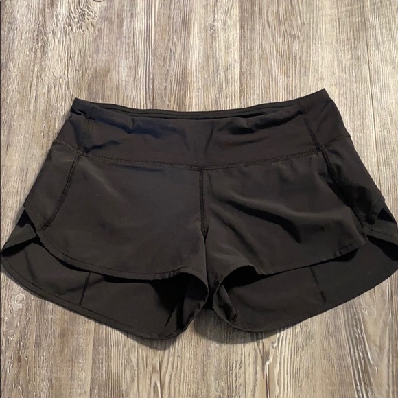 Lululemon Speed Up Shorts - Picture 4 of 6